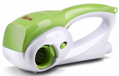 Girmi GT02 elektromos reszelő, zöld/fehér, 12 W, újratölthető, 2 rozsdamentes acél görgővel, ergonomikus fogantyúval